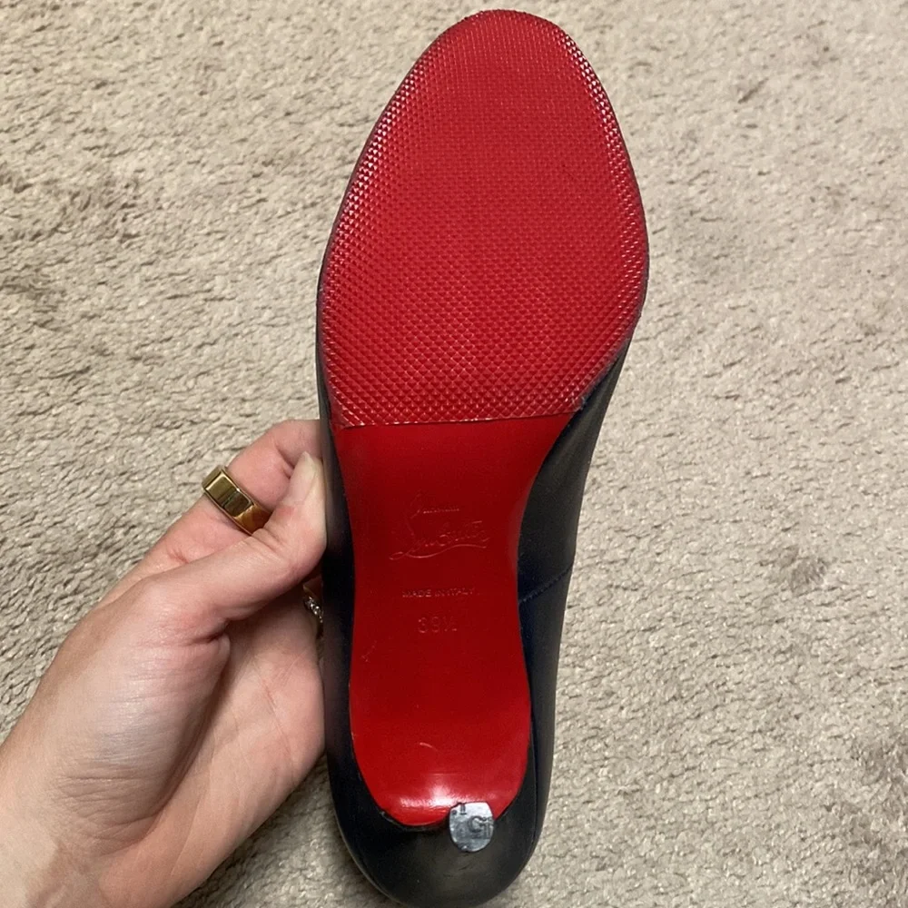 Christian Louboutin Round Toe Pumps - Picture 5 of 8